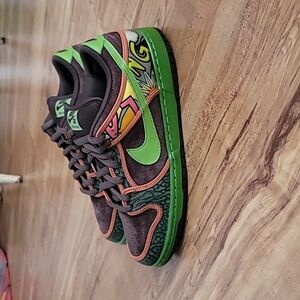 NIKE DUNK LOW 'DE LA SOUL'